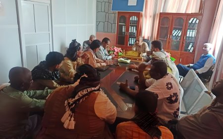 مدير عام زنجبار يناقش مع ممثلي المصائد والأشغال واللجنة الأهلية أوضاع سوق المدينة وسبل تحسينه