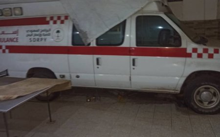 مستشفى أحور العام: سيارة إسعاف معطلة منذ عام بعد تسلمها من البرنامج السعودي لتنمية وإعمار اليمن