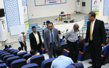 وكيل وزارة الصناعة يدشن امتحانات دفعة 14 اكتوبر لمهنة المحاسب القانوني في العاصمة المؤقتة عدن