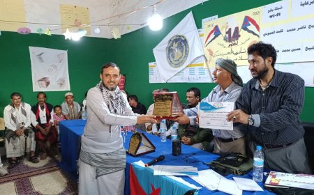 ثانوية العمري تُكرِّم المعلّمين والطلاب الأوائل والداعمين وتحتفي بثورة الرابع عشر من أكتوبر المجيدة