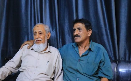 رئيس هيئة أسر الشهداء والمناضلين يتفقد عدداً من رموز النضال الوطني في ذكرى ثورة 14 أكتوبر