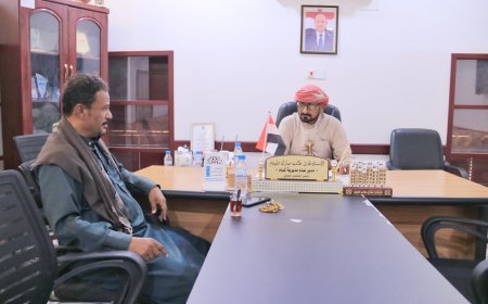 مدير عام شبام يناقش مع مدير مكتب التربية والتعليم بالمديرية أوضاع التعليم ومستوى انتظام الدراسة