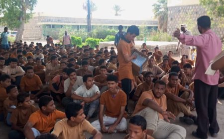 مكتب أوقاف خنفر يزور ثانوية الفاروق المحورية لتوعية الطلاب عن ٱفه المخدرات والسلوكيات الخاطئة