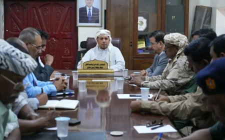 سقطرى .. لقاء برئاسة المحافظ الثقلي يناقش الترتيبات النهائية للاحتفاء بالذكرى الـ62 لثورة 14 أكتوبر المجيدة