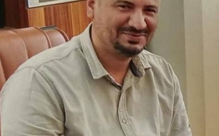 عمال وموظفو "الأثاث والتجهيزات" يهنئون مديرهم العام بذكرى ثورة 14 أكتوبر