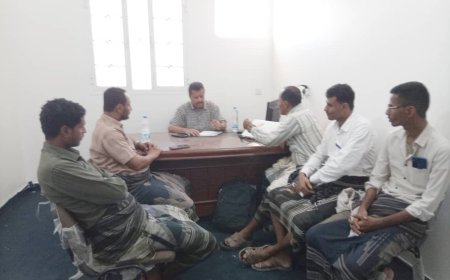 مدير عام مديرية رضوم يناقش الترتيبات لحملة إزالة العشوائيات وفتح الشوارع في بعض أحياء مدينة عين بامعبد