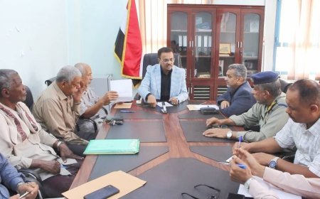 الأمين العام لمحلي حضرموت يرأس لقاءً لمناقشة تنظيم أوضاع العمالة الأجنبية بالمحافظة