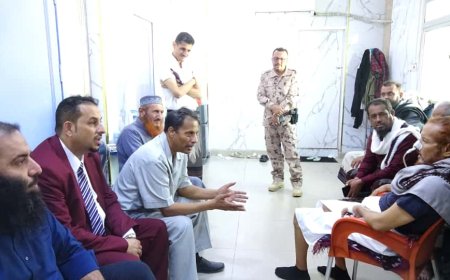 محافظ أبين يتكفل بعلاج عميد الأسرى الجنوبيين أحمد عمر المرقشي على نفقة المحافظة