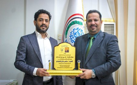 رئيس نادي الجلاء يكرم المدير العام التنفيذي للمؤسسة الاقتصادية