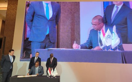 التوقيع على النظام الأساسي لمركز منظمة التعاون الإسلامي في الدوحة بقطر