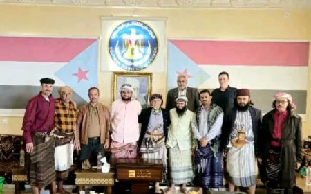 العميد الوالي يزور الشيخ عبدالرب النقيب للاطمئنان على صحته ويثمن مواقفه الوطنية