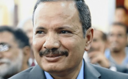 الموت يغيب أبرز أكاديميي جامعة صنعاء الدكتور محمد الظاهري بعد معاناة طويلة مع المرض