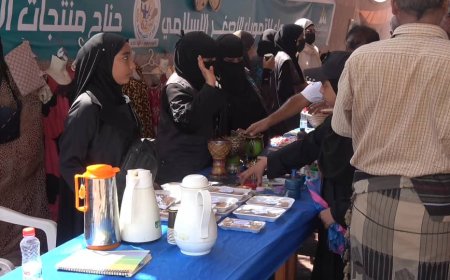 عدن تحتفل بثورة أكتوبر.. وبئر فضل تستعيد عبق التراث في بازار فني مميز