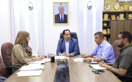 الوزير البكري يلتقي مدير عام مكتب الشباب والرياضة بمحافظة شبوة
