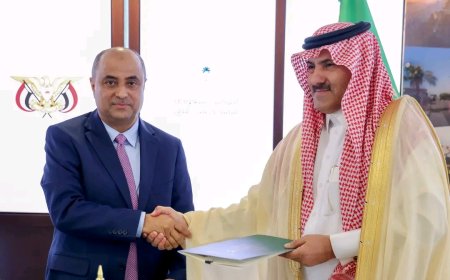 رئيس الوزراء يشهد حفل توقيع اتفاقيتين تنمويتين ومذكرة تفاهم مع البرنامج السعودي لتنمية واعمار اليمن