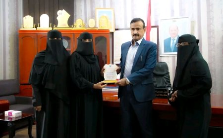 المحافظ بن الوزير يؤكد على دور المرأة ومشاركتها الفاعلة في عملية التنمية