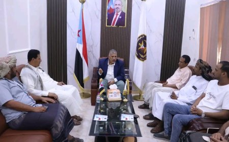 فريق التوجيه والرقابة الرئاسي يلتقي مدير عام هيئة مياه الريف بالمهرة