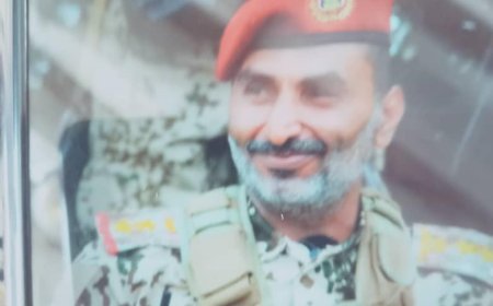 العميد مراد شراعي يهنئ العميد الركن فاروق الخولاني بنجاح العملية الجراحية