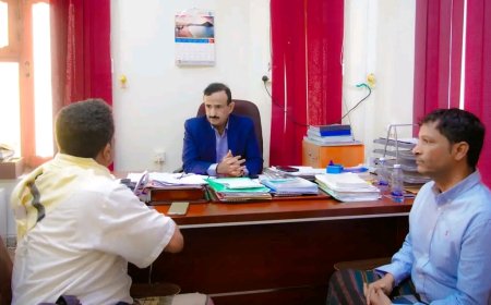 المحافظ بن الوزير يؤكد أهمية تحديث خطوط نقل الضغط العالي للتيار الكهربائي بمؤسسة كهرباء شبوة