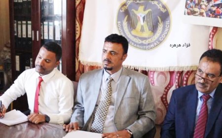 فريق التوجيه والرقابة الرئاسي يزور تنفيذية انتقالي الحصين ضمن برنامجه الميداني لتقييم الأداء التنظيمي