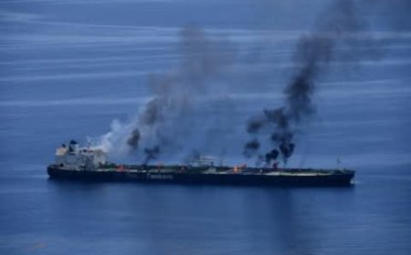 عاجل | رويترز: عملية إنقاذ جارية لناقلة غاز جنحت في خليج عدن بعد انفجار على متنها
