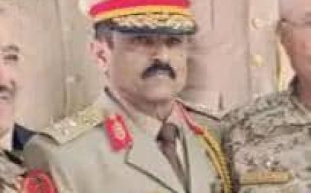 رئيس لجنة الحياد بالعاصمة عدن الأستاذ/ سهيم الميني يهنئ العميد الركن فضل حنش حسن الداعري بمناسبة حصوله على درجة الماجستير بامتياز