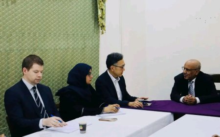 الكثيري يبحث مع وفد المبعوث الأممي مستجدات العملية السياسية وجهود إحلال السلام في بلادنا