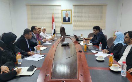 الصناعة والتجارة والنقل البري يبحثان في عدن تعزيز التنسيق المشترك لتنظيم بيئة النقل والتجارة الداخلية