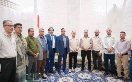 المحافظ بن الوزير يبحث مع وفد الجمعية الكويتية آفاق التعاون التنموي والإنساني بمحافظة شبوة