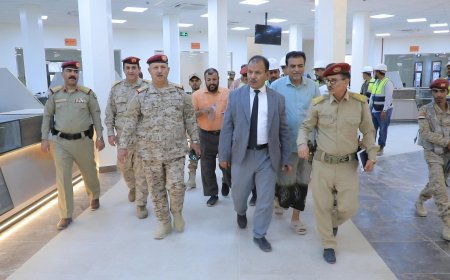 الوكيل العامري يتفقد عددًا من المشاريع التنموية بمديرية القطن ويشيد بمستوى الإنجاز فيها