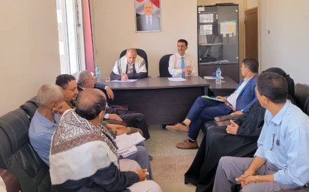 وكيل أول محافظة تعز يفقد أوضاع واحتياجات مديرية القاهرة