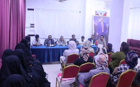 فريق التوجيه والرقابة الرئاسي يلتقي الهيئة التنفيذية لانتقالي الغيضة ورؤوساء المراكز التنظيمية