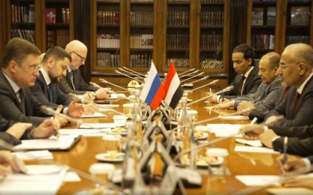 الرئيس الزُبيدي يبحث مع نائب رئيس الوزراء الروسي آفاق التعاون الاقتصادي وفرص الاستثمار في بلادنا