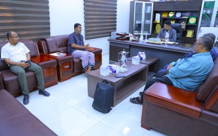 رئيس جامعة المهرة يناقش مع عميد كلية التعليم المفتوح نتائج زيارة وفد وزارة التعليم العالي