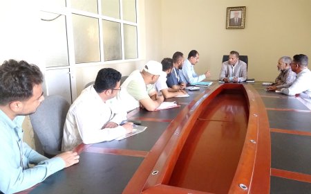 محافظ أبين يلتقي مدير مشروع NMO بمنظمة صناع النهضة لمناقشة المشاريع التنموية بالمحافظة