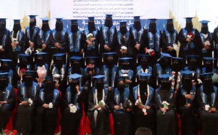 برعاية الوزير بحيبح والوكيل الشبحي.. معهد د. أمين ناشر يحتفل بتخريج 207 قابلات بعد ثلاث سنوات من التدريب في عدن