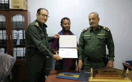 رئاسة مصلحة الأحوال المدنية تكرم قائد نقطة مصنع الحديد لضبطه وثائق مزورة