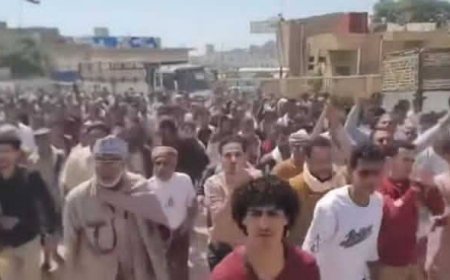 التربة تنتفض في مظاهرة غاضبة تطالب بالقبض على قاتل الشهيد النجاشي وضبط الأمن فيها