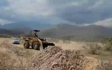 الأهالي في مودية ينفذون مبادرة لربط قرية الوشل بالطريق الدولي ويدعون إلى استكمال السفلتة