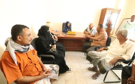 وكيلة قطاع المرأة تزور مكتب الشباب والرياضة في لحج