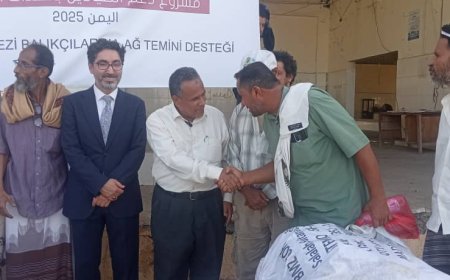 برعاية الوزير السقطري.. هيئة مصائد خليج عدن تدشّن توزيع شباك مع مستلزماتها لـ 40 صياداً في عدن