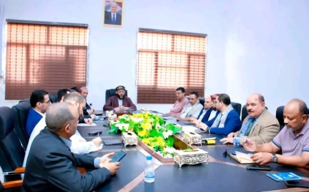 وزير الأوقاف والإرشاد يترأس اجتماعاً للجنة الحج العليا