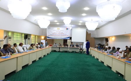 محافظ حضرموت يشهد اختتام ورشة عمل لكوادر السلطة المحلية بالمحافظة