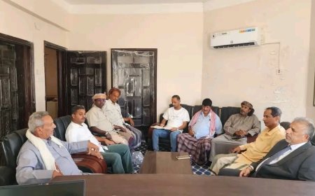 فريق التوجيه والرقابة الرئاسي وقيادة انتقالي المهرة يزوران الجهاز المركزي للإحصاء بالمحافظة