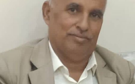 مدير إدارة التربية والتعليم بمديرية لودر يهنئ الباحث الدكتور صالح السعدي