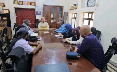 محافظ سقطرى يلتقي فريق منظمة الصحة العالمية لمتابعة مشروع "صحة ساقطري" بدعم من مؤسسة إرث زايد