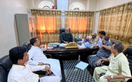 رئيس نيابة ساحل حضرموت يزور نيابتي الشحر وغيل باوزير للاطمئنان على سير العمل القضائي