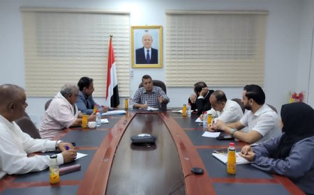 وكيل وزارة الصناعة لقطاع الصناعة يبحث مع مدير الصناعة بلحج تحديات القطاع الصناعي والفرص المتاحة