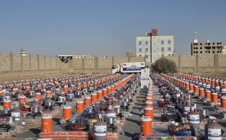مؤسسة البادية توزع 250 حقيبة إيوائية للأسر النازحة في مأرب بدعم من وقف الديانة التركي