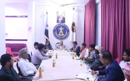 فريق التوجيه والرقابة الرئاسي يلتقي بممثلي منظمات المجتمع المدني في المهرة